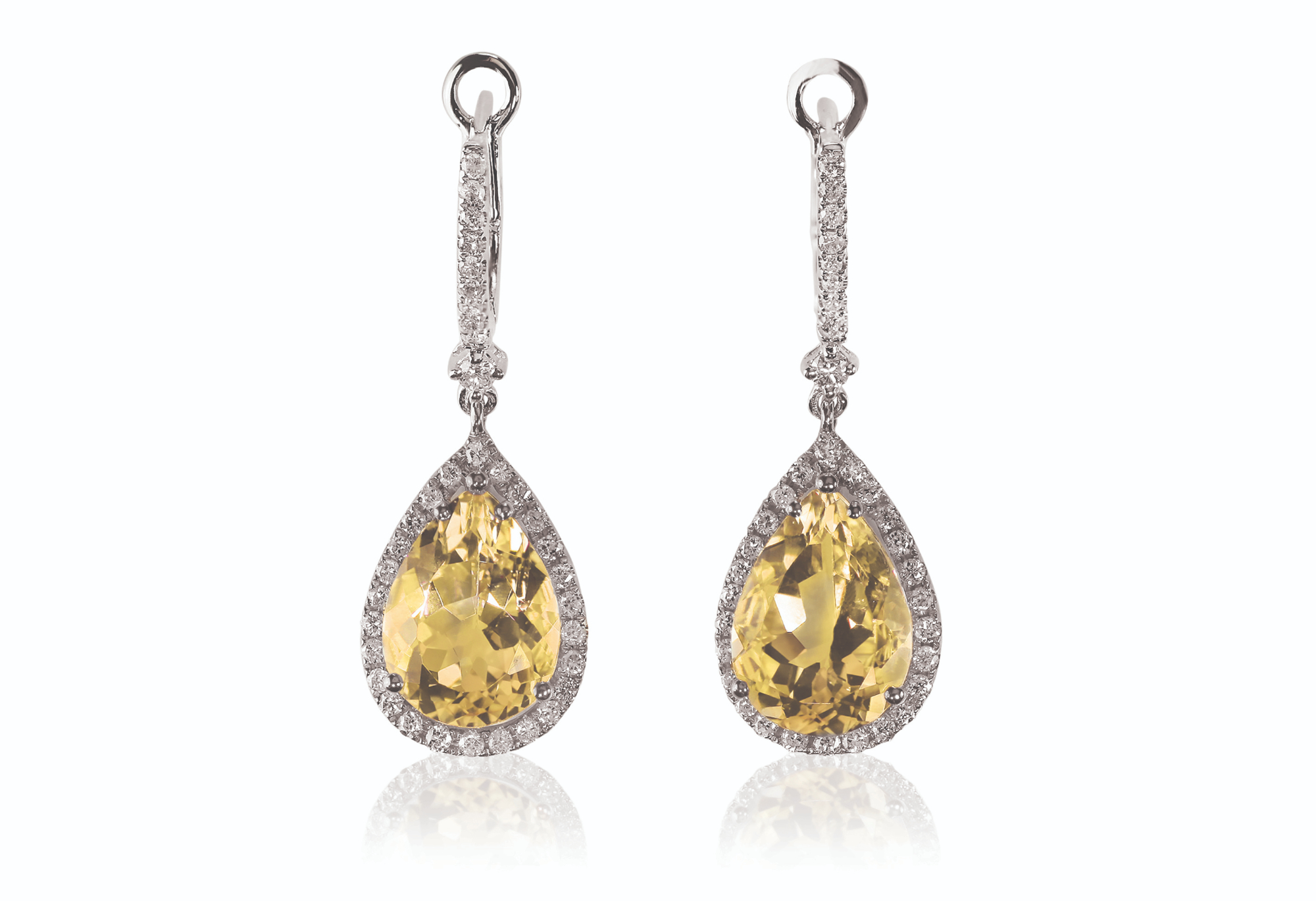 Skozi čas, so bili uhani več kot samo modni dodatek